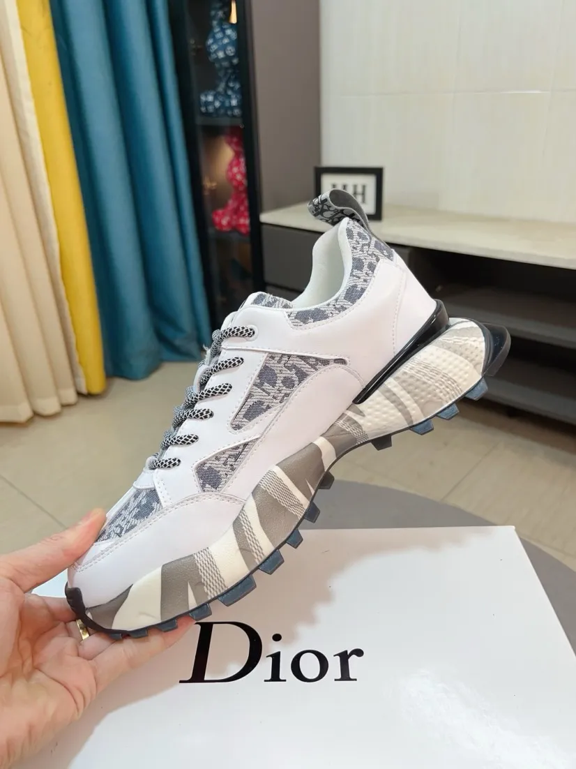 Men's men's shoes 💰458🌹🌹【Dior】Best-selling official website world premiere🔝High-end men's shoes brand official website latest series: The upper is made of imported cowhide with specially designed fabrics➕Mesh breathable lining. Make walking more convenient and comfortable! Compared with the official quality, Midea’s 1:1 replica. Create a fashionable personality to set off your uniqueness! A must-have for trendy men! Classic style. Men's sizes: 38-44.